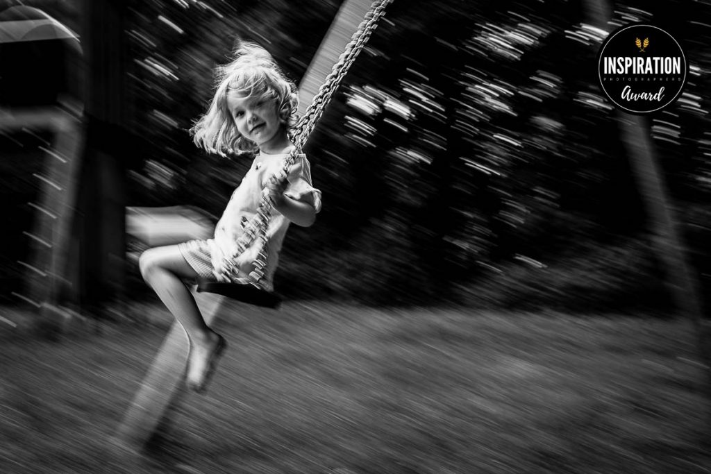 Kinderfotograf Familienfotograf Ostsee Mecklenburg Vorpommern Nordwestmecklenburg Luebeck Kinderfoto beim Schaukeln Mecklenburg Vorpommern